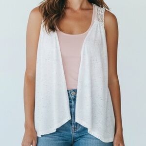 NWT Maria Gabrielle Speckles Sleeveless Open Front Crochet Back Light Cardigam